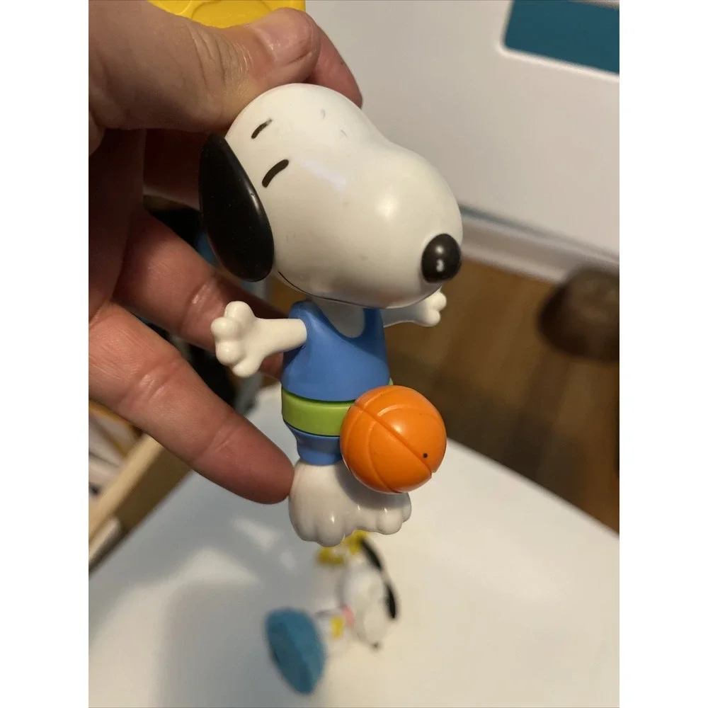 McDonalds peanuts basketball